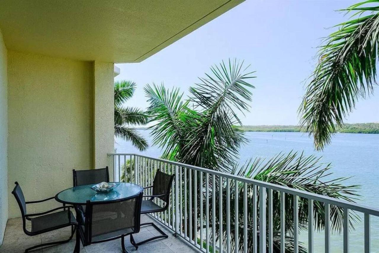 Bright Luxury Oceanfront Condo With Private Balcony And Hotel Pool St. Petersburg Eksteriør bilde
